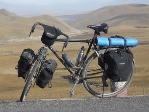 Loaded_touring_bicycle